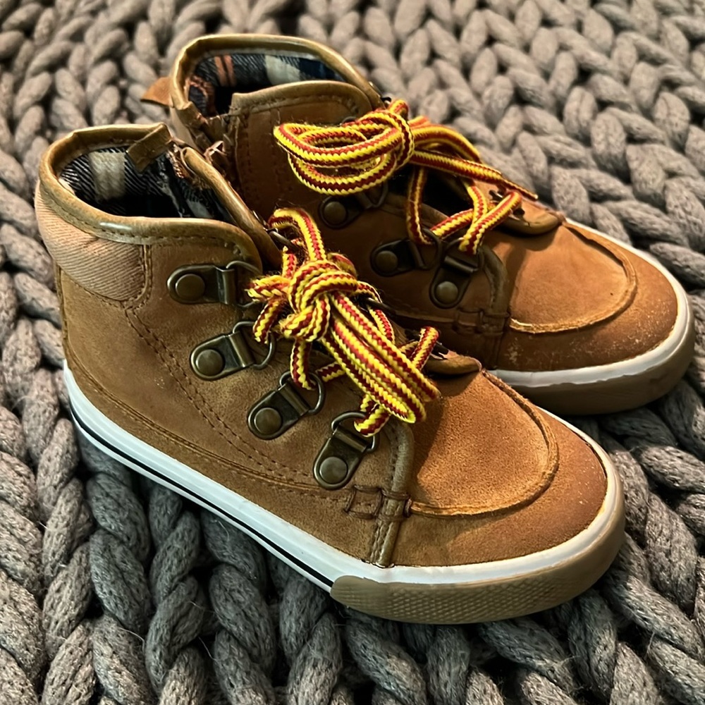 Cat & Jack Toddler Lace Up Boots Size 8 - Picture 2 of 11